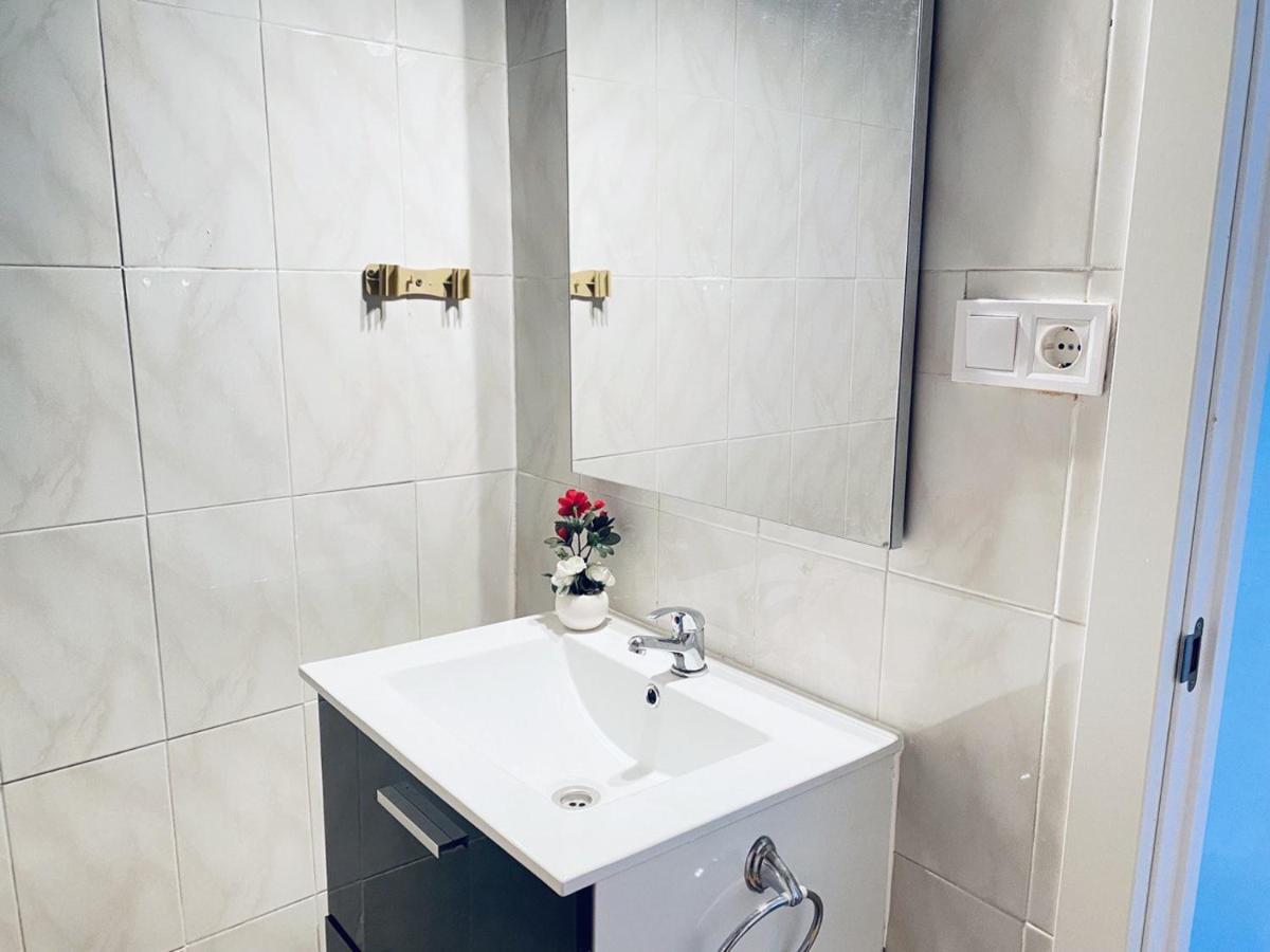 Apartamento Doble Exterior En La Gran Via #45 De Madrid 7-2 Luaran gambar